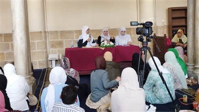 البرامج الموجهة للمرأة بالجامع الأزهر الشريف تتابع زينة المرأة في ضوء الإسلام