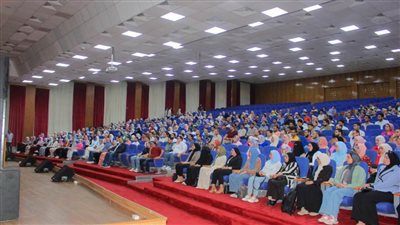 رئيس جامعة المنصورة يعقد حوارًا مع هيئة التدريس المعاونة حول تطوير العملية التعليمية