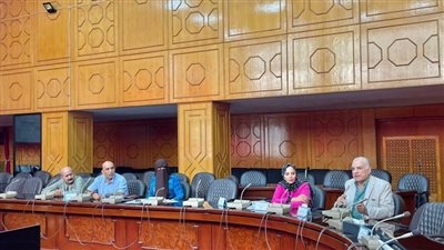 السكرتير العام لمحافظة الإسماعيلية يناقش عددًا من الإجراءات العاجلة لضبط الأسواق بالمحافظة 