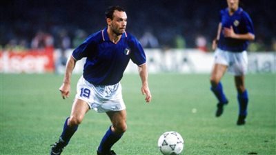 وفاة نجم الكرة الإيطالية توتو سكيلاتشي بعد صراع مع المرض