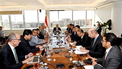 وزيرالإسكان يتابع مع شركة 