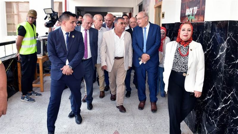 جولة المحافظ