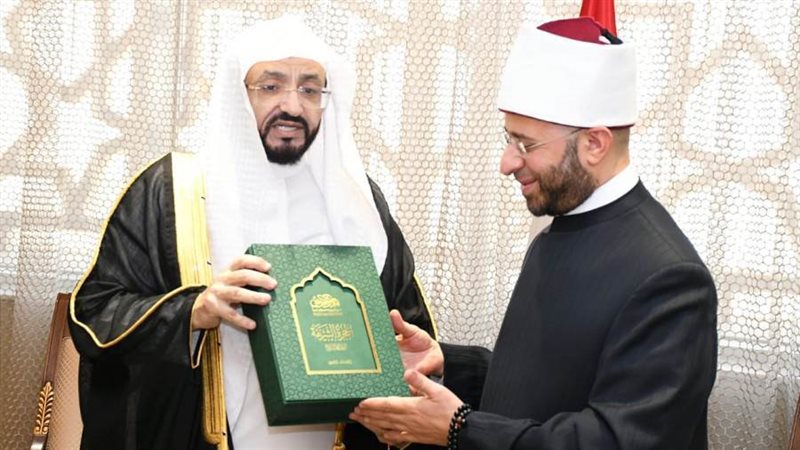 وزير الاوقاف مع رئيس