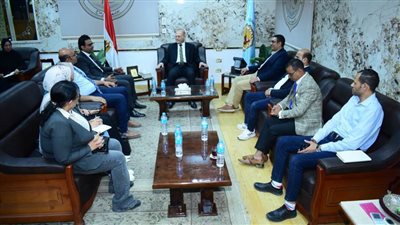 جامعة سوهاج ووزارة الصحة يناقشان آليات التعاون المشترك لتنفيذ خدمات طبية مميزة ضمن مبادرة