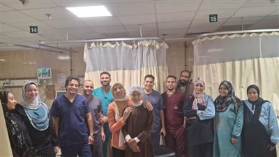 بعد أن لدغها ثعبان.. أطباء ملوي ينقذون طفلة من الموت