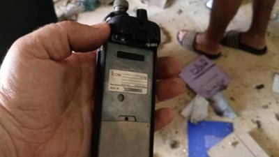 الجيش الروسي يفحص أجهزة راديو ICOM ا