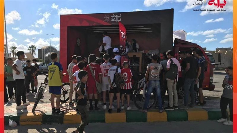 توزيع مستلزمات المدارس