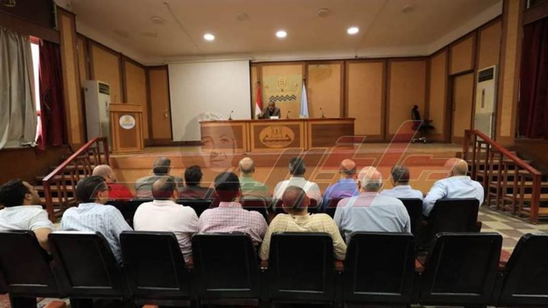 خلال الاجتماع