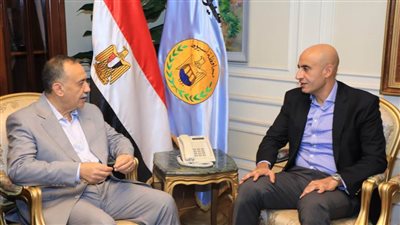 محافظ أسيوط يستقبل وزير التربية والتعليم خلال زيارته لتفقد عدد من المدارس