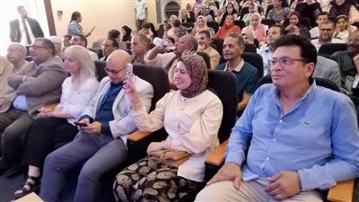 مئات الأطفال يشاركون إبداعاتهم في أكثر من 20 فاعلية خلال ملتقى دوير لفنون وإبداعات الطفل بأسيوط