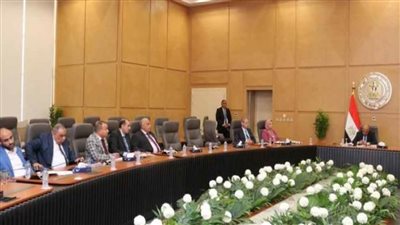 عصمت يبحث مع مجموعة الصين الجنوبية CSGI التعاون بمجالات خفض الفقد وسيارات الطوارئ والبطاريات المتنقلة