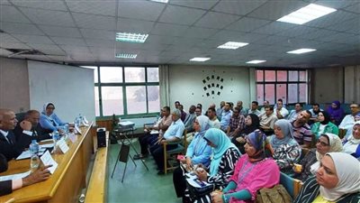 مناقشة تطوير مراكز الألبان بالبحيرة للحصول على كوب لبن آمن وصحى ونظيف