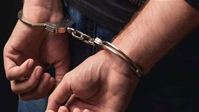 القبض على التباع المتهم بقتل نجلته الطفلة بعد وصلة تعذيب في الخصوص