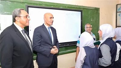 وزير التربية والتعليم ومحافظ قنا يتفقدان 8 مدارس بالمحافظة لمتابعة انتظام العام الدراسي