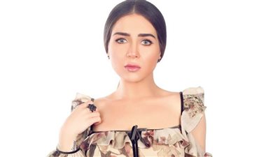 حمادة هلال يكشف حقيقة مشاركة مي عز الدين في مسلسل 