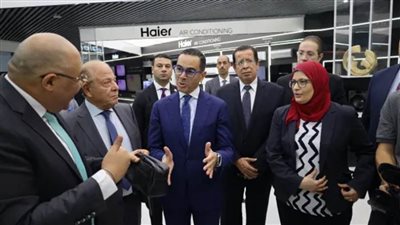 وزير الاستثمار يضع حجر الأساس للمرحلة الثانية لمجمع هاير الصناعي بالعاشر