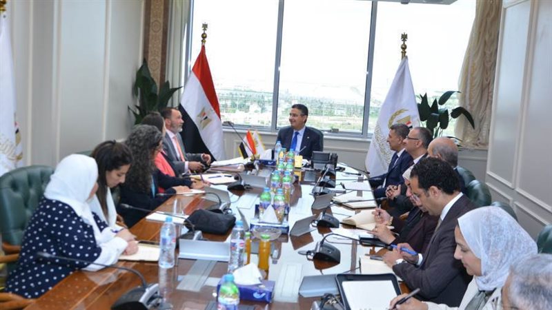 الدكتور شريف فاروق