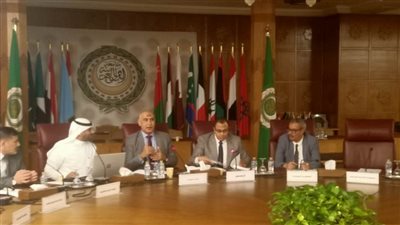مصر ترأس الاجتماع الأول للجنة تقنية عربية لتبادل الخبرات في مجال النقل الموجة