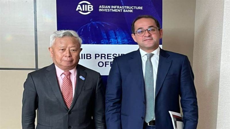 وزير المالية خلال