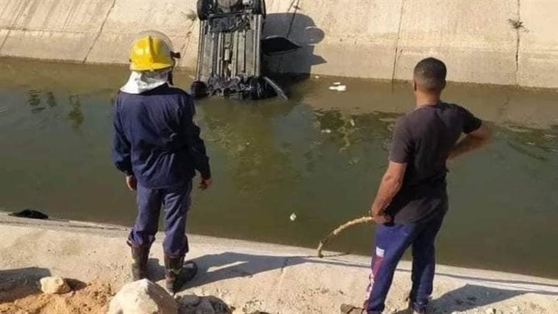 محاولة لانتشال السيارة