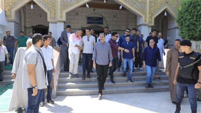 محافظ سوهاج يؤدي صلاة الجمعة بمسجد الشرطة