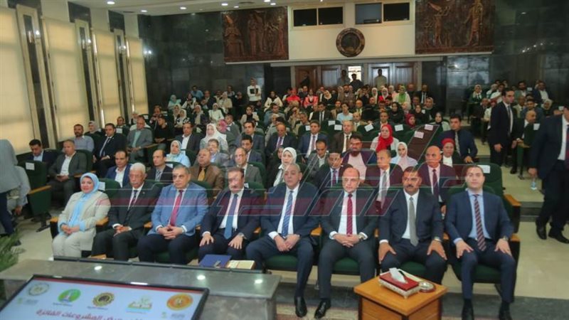 خلال المؤتمر