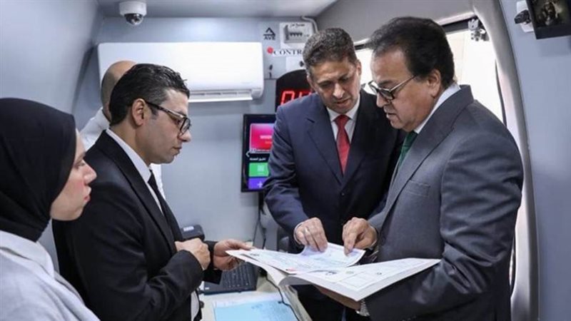 وزير الصحة يتابع