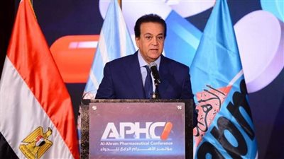 وزير الصحة يؤكد أهمية رفع الوعي الصحي حول الاستخدام الصحيح للأدوية