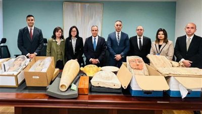 وزير الخارجية يتفقد القطع الأثرية المصرية المستردة في القنصلية العامة في نيويورك