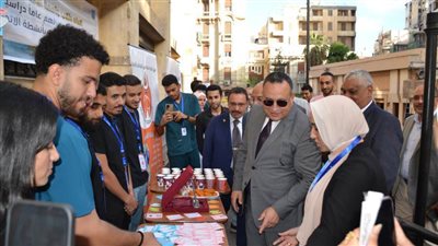 رئيس جامعة الإسكندرية يتفقد انتظام الدراسة في أول أيام العام الجامعي