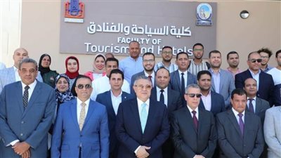 محافظ البحر الأحمر يشارك في الاجتماع الأول لمجلس جامعة الغردقة.. 