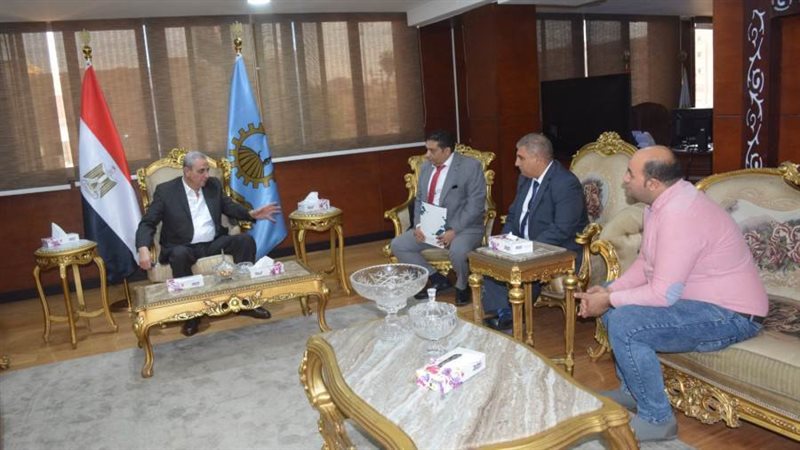 محافظ الغربية خلال