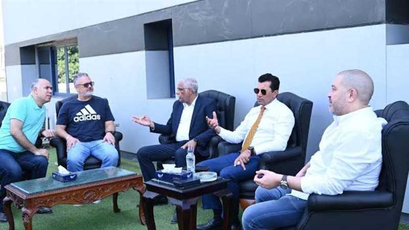 د. أشرف صبحى