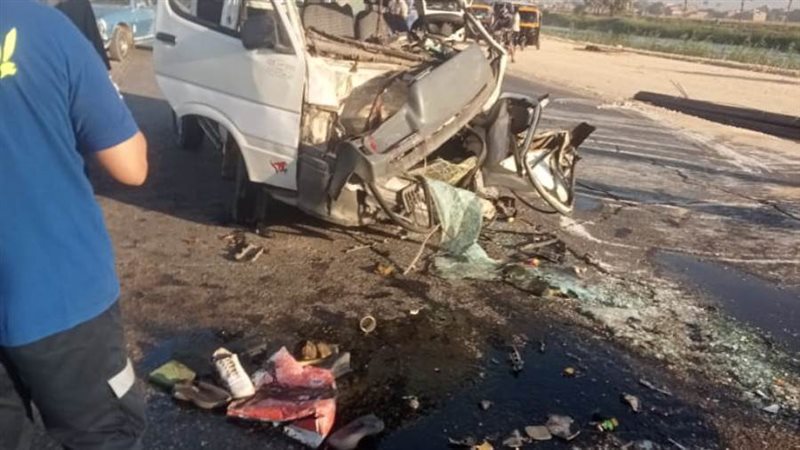 تصادم سيارتين بأسيوط