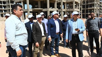 وزير الإسكان يوجه بسرعة تنفيذ وحدات سكن لكل المصريين بأسوان الجديدة