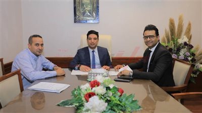 نائب محافظ سوهاج يبحث مع 