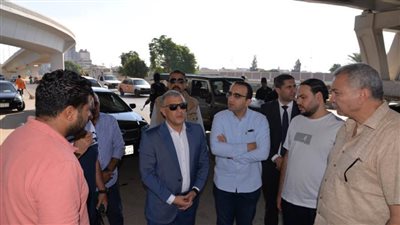 محافظ الإسماعيلية يتفقد عدة أماكن بحي أول لبحث استغلالها بالشكل الأمثل