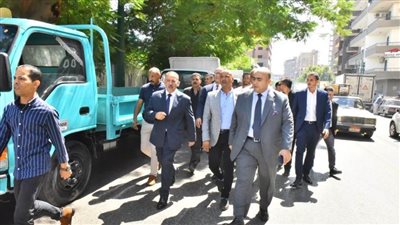 محافظ أسيوط يشهد اصطفاف 32 مركبة ومعدة بعد صيانتها ورفع كفاءتها