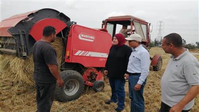 قيادات وزارة البيئة تتفقد سير عمل منظومة قش الأرز بمحافظة البحيرة