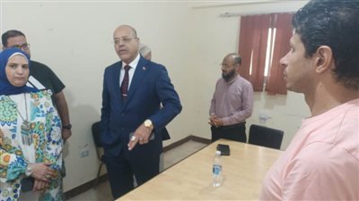 وزير العمل في زيارة مفاجئة إلى مديرية عمل الإسماعيلية