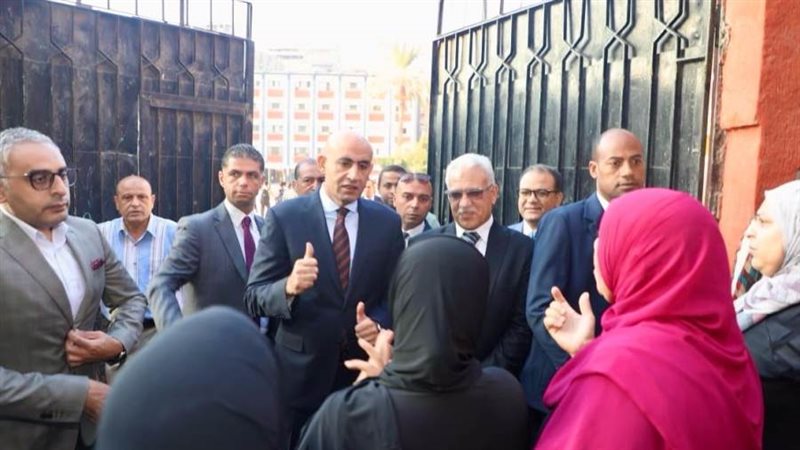 وزير التعليم يتفقد