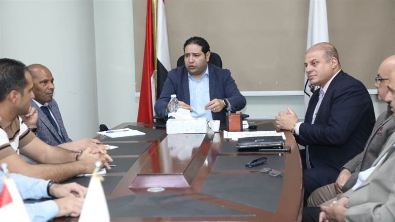 اجتماع نائب محافظ