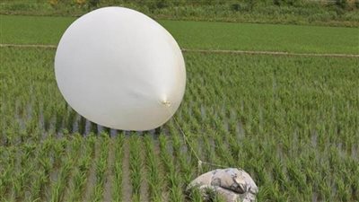 كوريا الشمالية تطلق المزيد من البالونات المحملة بالقمامة تجاه جارتها الجنوبية