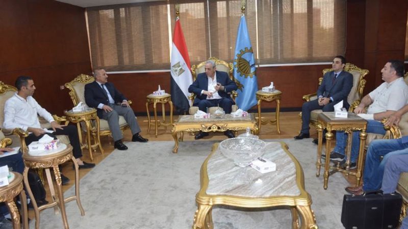 محافظ الغربية خلال