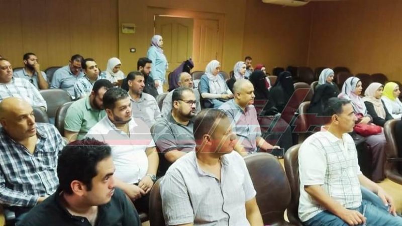 خلال الاجتماع