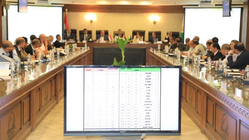 مائدة المجلس التنفيذي