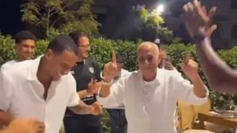 حسين لبيب أثناء احتفاله