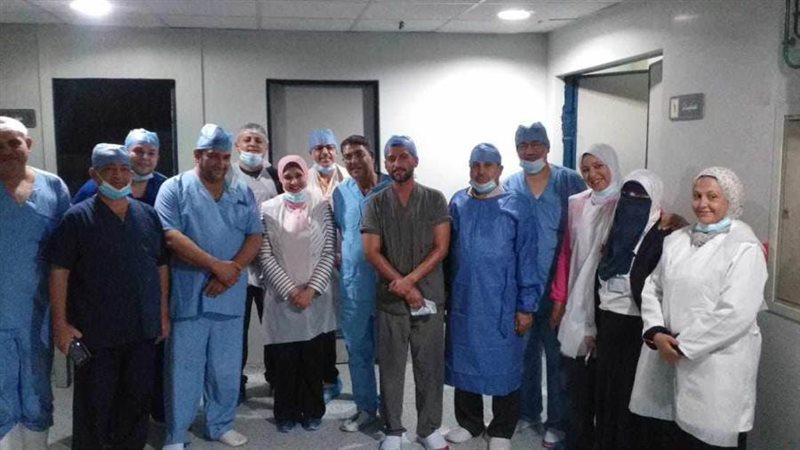 الفرق الطبية بمستشفى