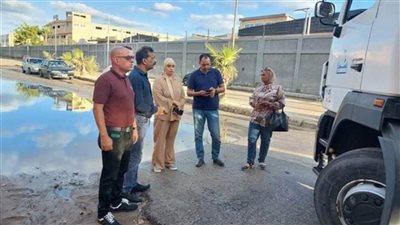 مياه عذبة.. انتهاء رفع مياه كسر ماسورة ببورسعيد من محيط مدرسة تجريبي