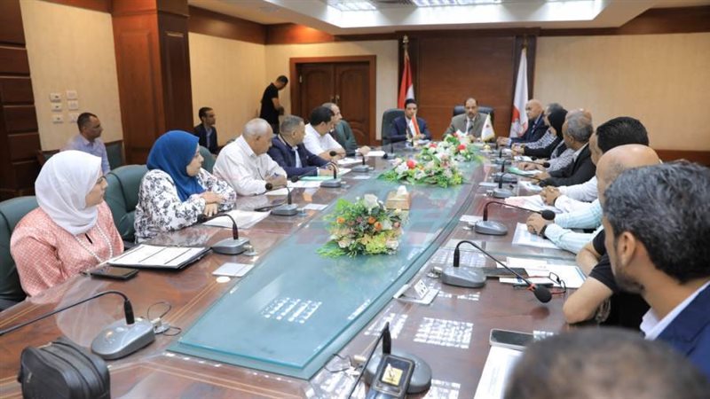 محافظ سوهاج خلال